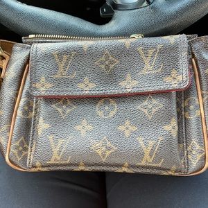 LOUIS VUITTON
Monogram Viva-Cité PM